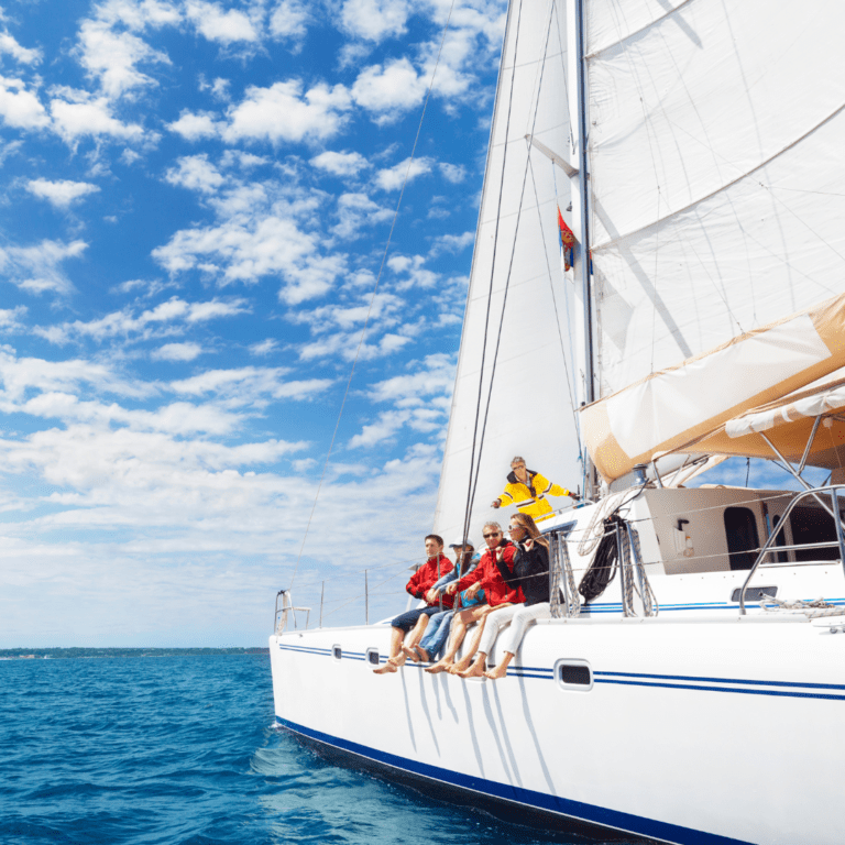 BERLAYAR KE WHITSUNDAY DI QUEENSLAND